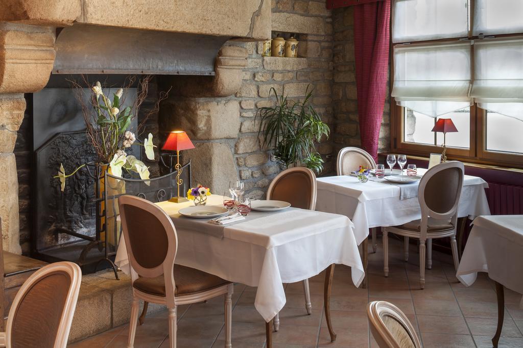 Au Relais Du Porhoet Guilliers Dış mekan fotoğraf